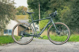 Sonder El Camino Apex 1 – 14 Pack shot of the Sonder El Camino Apex 1 electric gravel bike