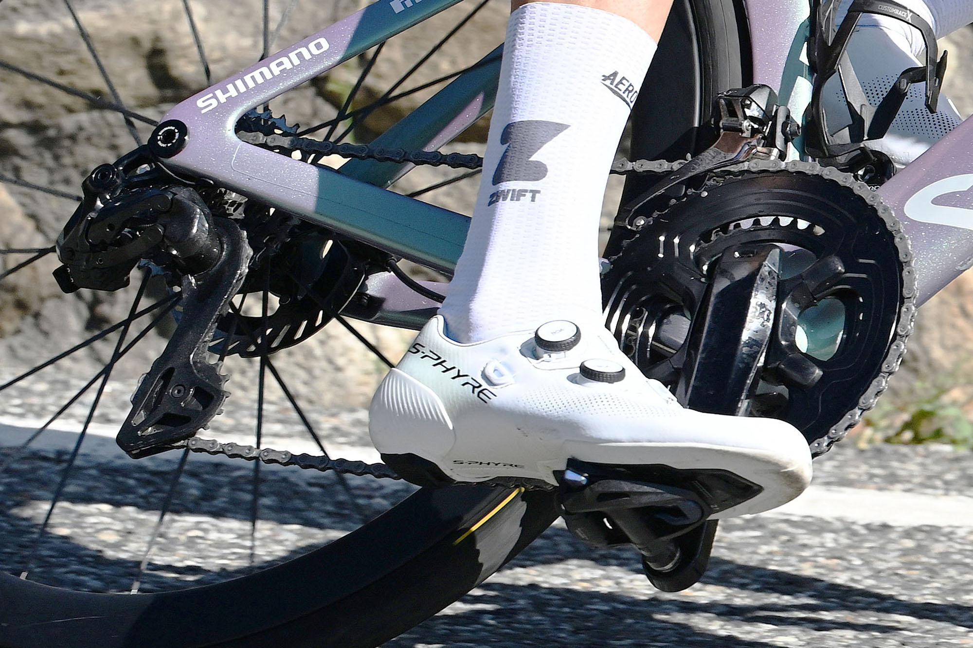Новый Shimano Dura-Ace R9300 разочаровал экспертов отсутствием полной беспроводности