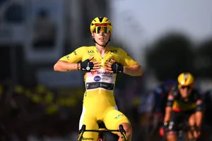 5th Tour de France Femmes 2026 – Stage 2 GENEVA, SWITZERLAND - AUGUST 02: Lorena Wiebes of Netherlands and Team SD Worx - Protime - Yellow leader jersey celebrates at finish line as stage winner during the 5th Tour de France Femmes 2026, Stage 2 a 147.9km stage from Aigle to Geneva / #UCIWWT / on August 02, 2026 in Geneva, Switzerland. (Photo by Alex Broadway/Getty Images)