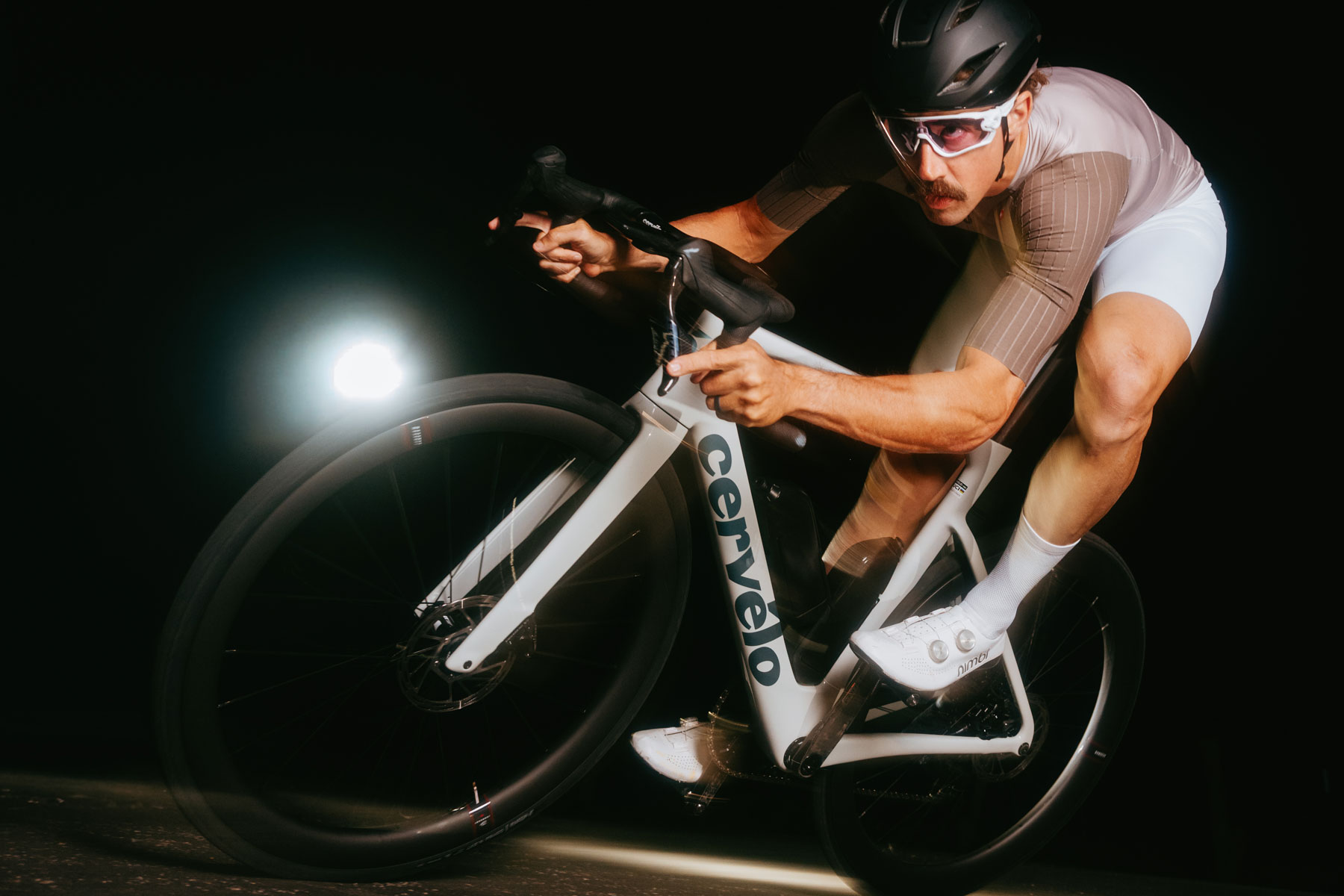 Cervélo unveils new Soloist with “race-ready performance without the pro price tag”; closes aero gap on S5