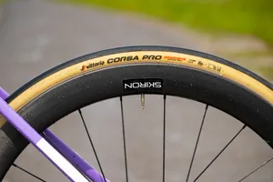 Merckx 525r 08 andy lloyd Vittoria's Corsa Pro's.
