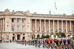 20250727TDF6-101 Tour de France peloton.