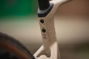 Cube Nuroad C:62 SLT integrated seat post Cube Nuroad C:62 SLT integrated seat post