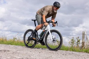 canyon grail cf slx 7 di2 28 Scott Windsor On wide open gravel roads the aero Grail makes a lot of sense.