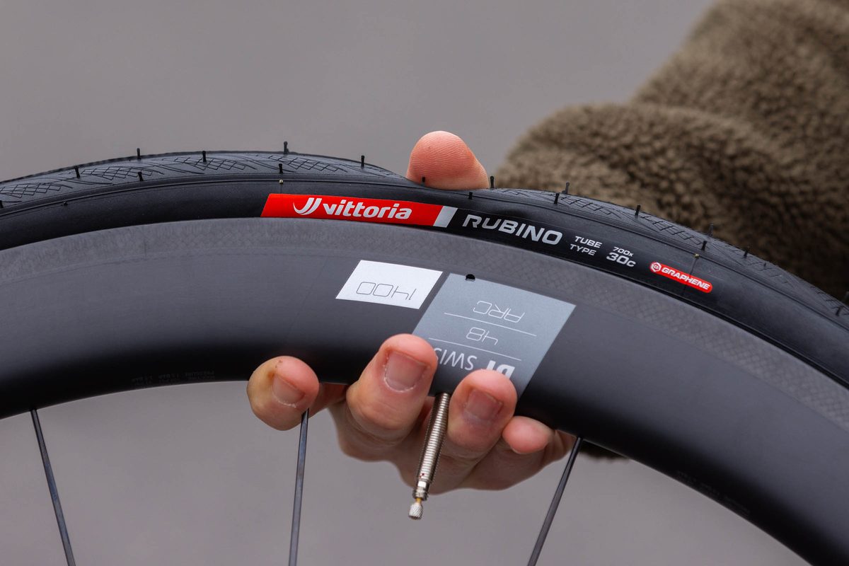 Road bike tyre pressure explained: How to find the best pressure