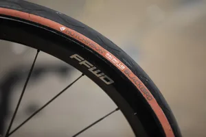 Hutchinson Blackbird Racing Lab TLR – 01 Hutchinson Blackbird Racing Lab TLR road tyre