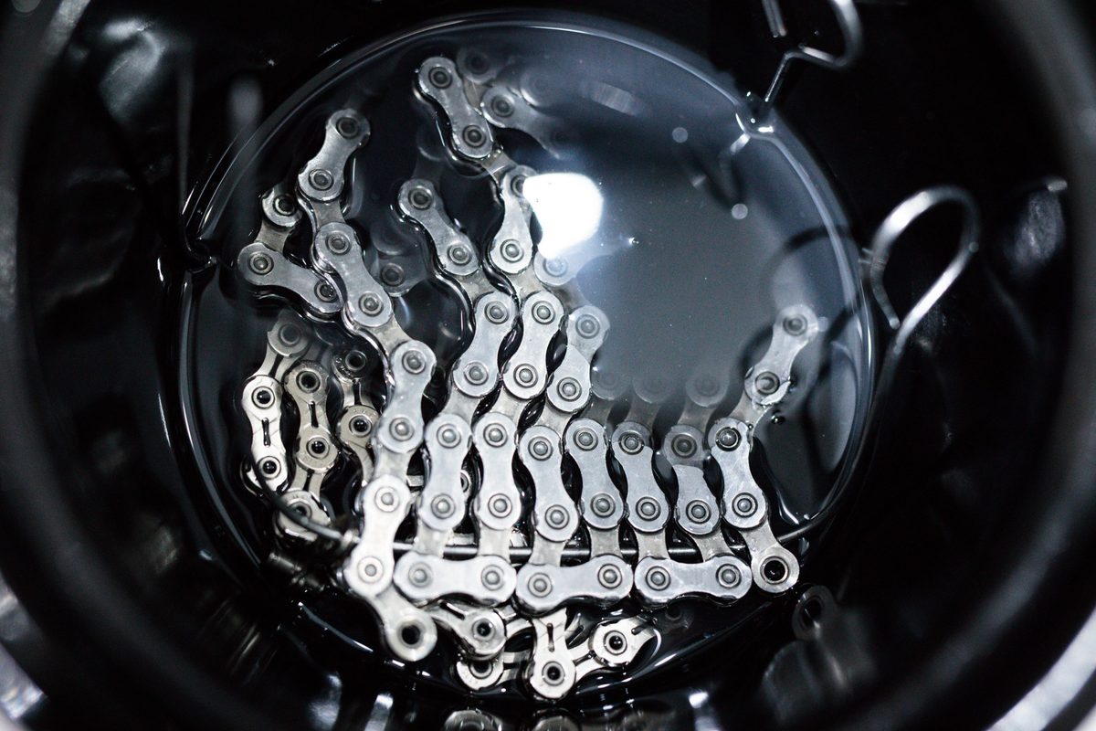 How to wax a bike chain (and why you should...)