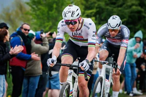 ROUBAIX, FRANCE – APRIL 13: Tadej Pogacar of UAE Team Emirates XRG of Slovenia, Mathieu van der Poel of Alpecin – Deceuninck of Netherlands during the match between Paris v Roubaix at the Roubaix on April 13, 2025 in Roubaix France (Photo by Pim Waslander/Soccrates/Getty Images) ROUBAIX, FRANCE - APRIL 13: Tadej Pogacar of UAE Team Emirates XRG of Slovenia, Mathieu van der Poel of Alpecin - Deceuninck of Netherlands during the match between Paris v Roubaix at the Roubaix on April 13, 2025 in Roubaix France (Photo by Pim Waslander/Soccrates/Getty Images)