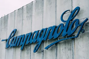 Shooting Campagnolo Super Record 13 | First Ride, Deeper Insight Campagnolo head office
