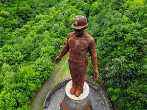 the guardian of the valleys the guardian of the valleys