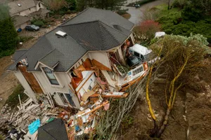 house landslide House in a landslide