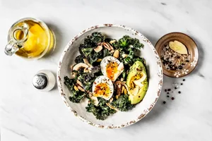 Oil and kale eidt Kale salad served with olive oil