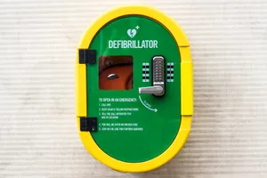 most-effective-way-to-use-defibrillator A defibrillator on a wall