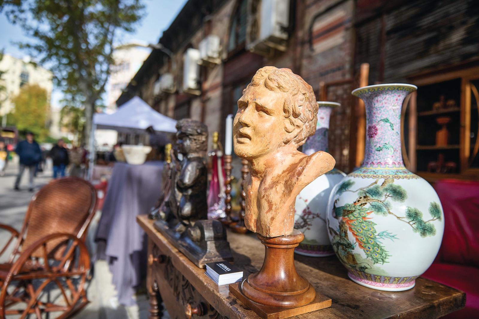 Antique Fairs UK | Homes and Antiques