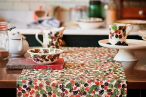 blackberry-table-runner