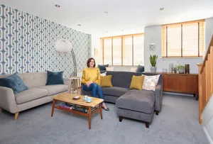 DGSSHEW3 Blue retro living room makeover