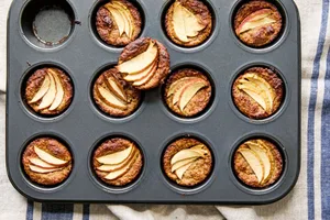 Apple and oat breakfast bakes