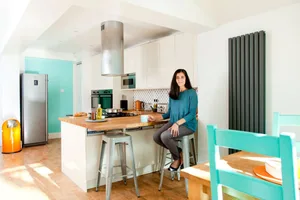 A kitchen with lots of drawers allows you to compartmentalise equipment more efficiently. Bev’s island stores all her cutlery, utensils, pots and pans A kitchen with lots of drawers allows you to compartmentalise equipment more efficiently. Bev’s island stores all her cutlery, utensils, pots and pans
