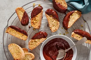 Pistachio biscotti