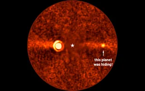 Image taken with ESO’s Very Large Telescope showing Beta Pictoris d, orbiting the star Beta Pictoris. Credit: ESO/B. Sutlieff, M. Bonse et al. Image taken with ESO’s Very Large Telescope showing Beta Pictoris d, orbiting the star Beta Pictoris. Credit: ESO/B. Sutlieff, M. Bonse et al.