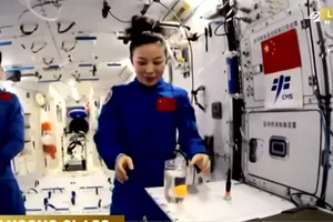 A zero-gravity buoyancy experiment on China’s space station. Credit: CNSA A zero-gravity buoyancy experiment on China’s space station. Credit: CNSA
