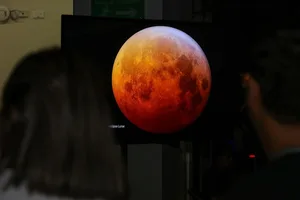 How to watch the lunar eclipse online. Credit: APHOTOGRAFIA / Getty Images How to watch the lunar eclipse online. Credit: APHOTOGRAFIA / Getty Images