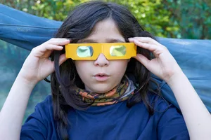 Solar eclipse glasses. Credit: Pablo Jeffs Munizaga – Fototrekking Solar eclipse glasses. Credit: Pablo Jeffs Munizaga - Fototrekking