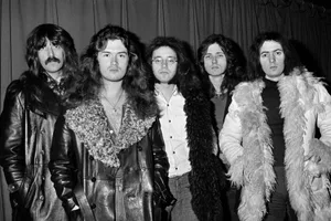 backmasking – Deep Purple Jon Lord, Glenn Hughes, Ian Paice, David Coverdale, Richie Blackmore of Deep Purple pose for a group portrait on December 9th 1973 in Copenhagen, Denmark