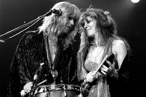 Fleetwood-Mac-1977-Nicks-McVie Christine McVie and Stevie Nicks perform at The Omni Coliseum in Atlanta Georgia June 1, 1977