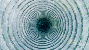 An aerial daytime view of a sinkhole in the Ladybower Reservoir – stock photo Low water in an English reservoir