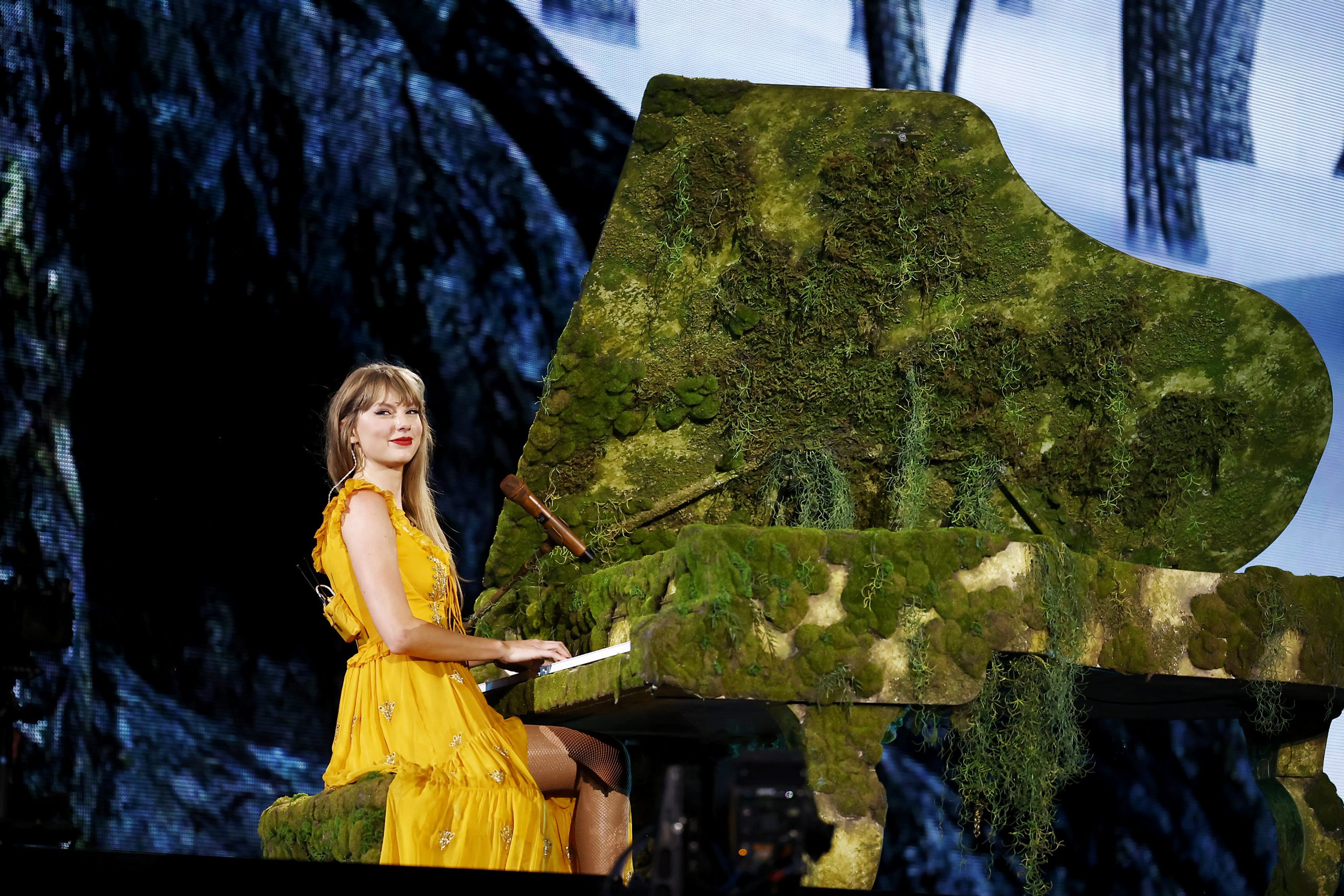 Taylor Swift performs onstage during "Taylor Swift | The Eras Tour" at SoFi Stadium on August 03, 2023 in Inglewood, California. © Emma McIntyre/TAS23/Getty Images for TAS Rights Management