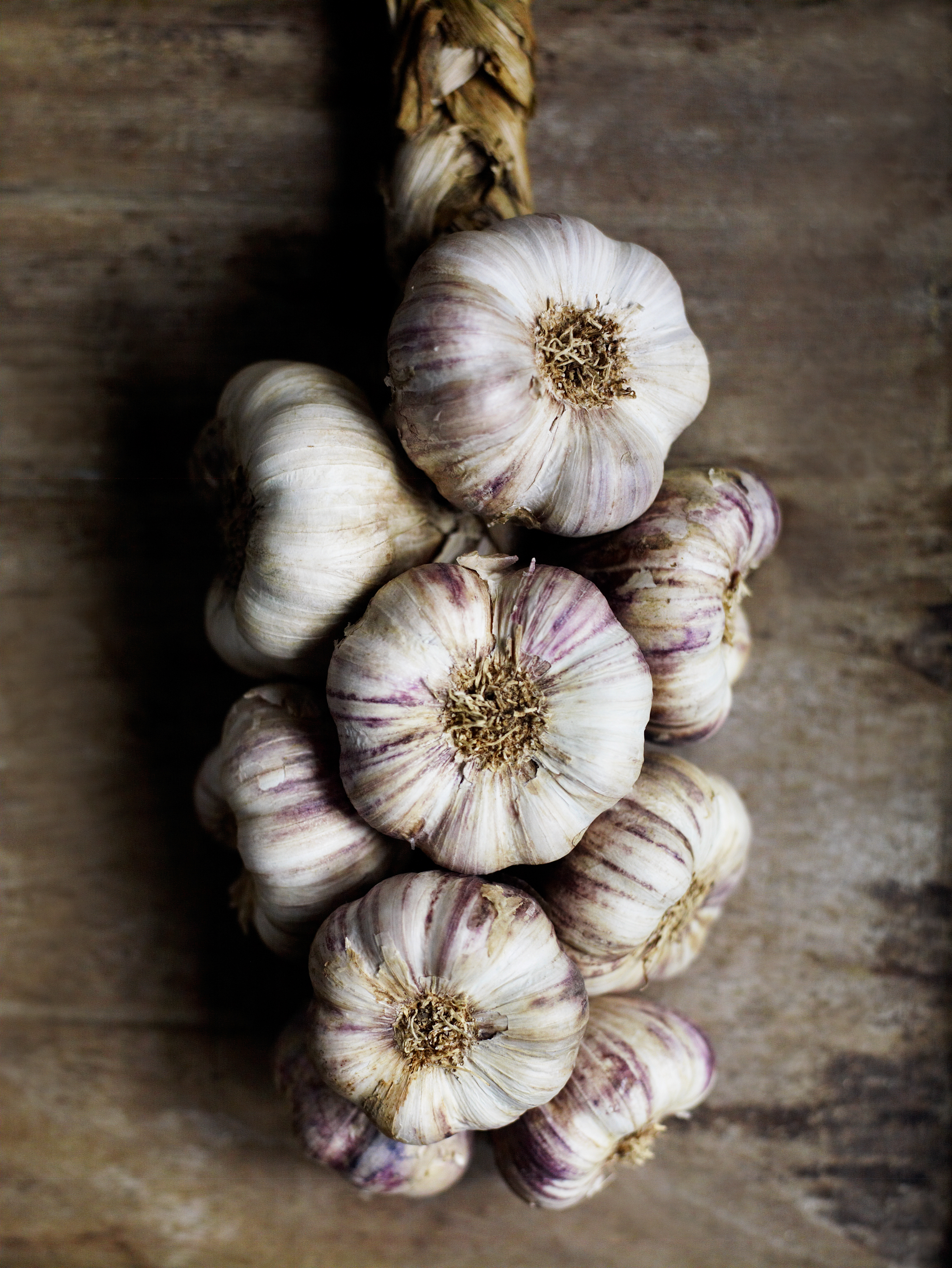 Plaited garlic