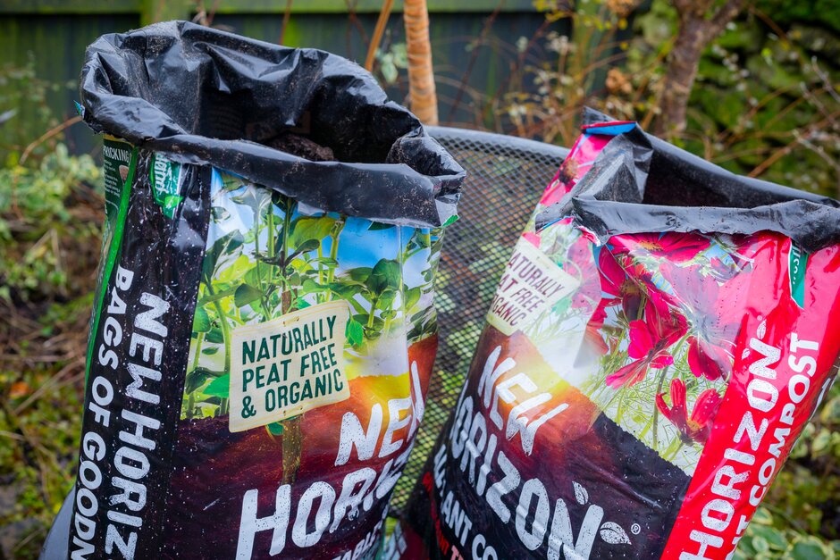 Bags of Westland New Horizon peat-free compost