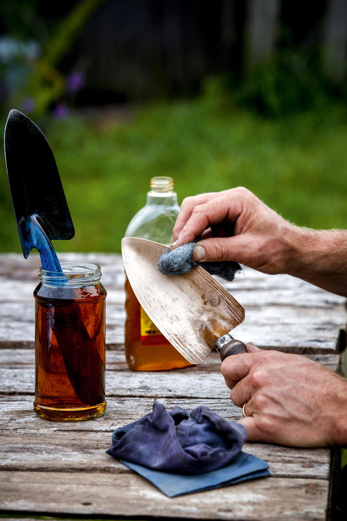 Clean your rusty tools with wire wool